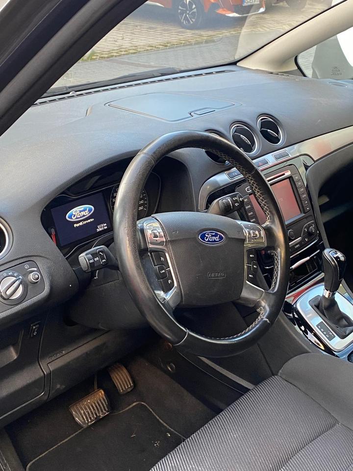 Ford S-Max 2011 — photo 13