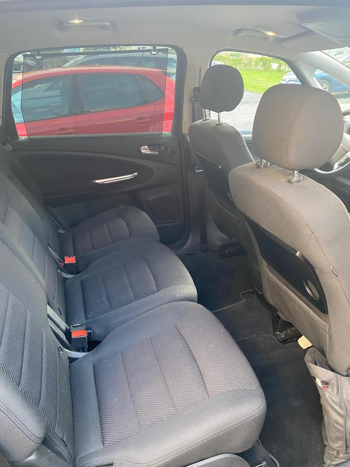 Ford S-Max 2011 — photo 7