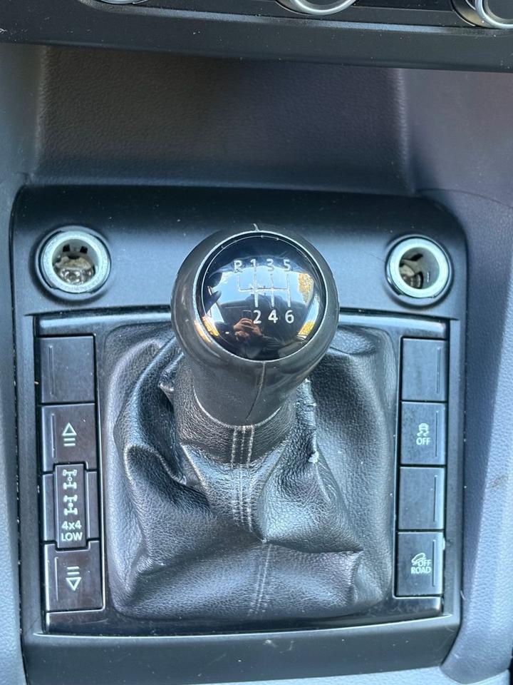 Volkswagen Amarok 2011 — photo 18