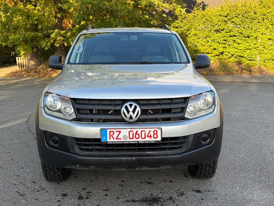 Volkswagen Amarok 2011 — rear view