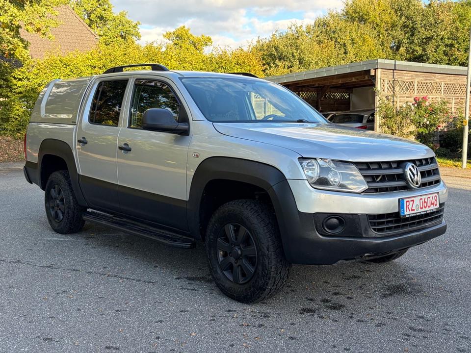 Volkswagen Amarok 2011 — interior