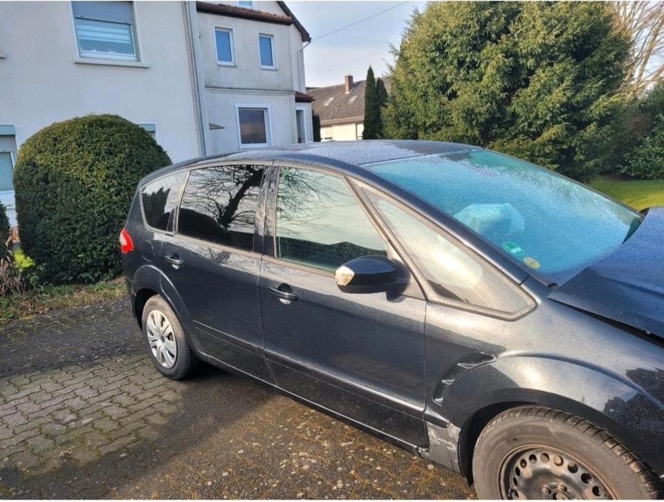 Ford S-Max 2010 — photo 11