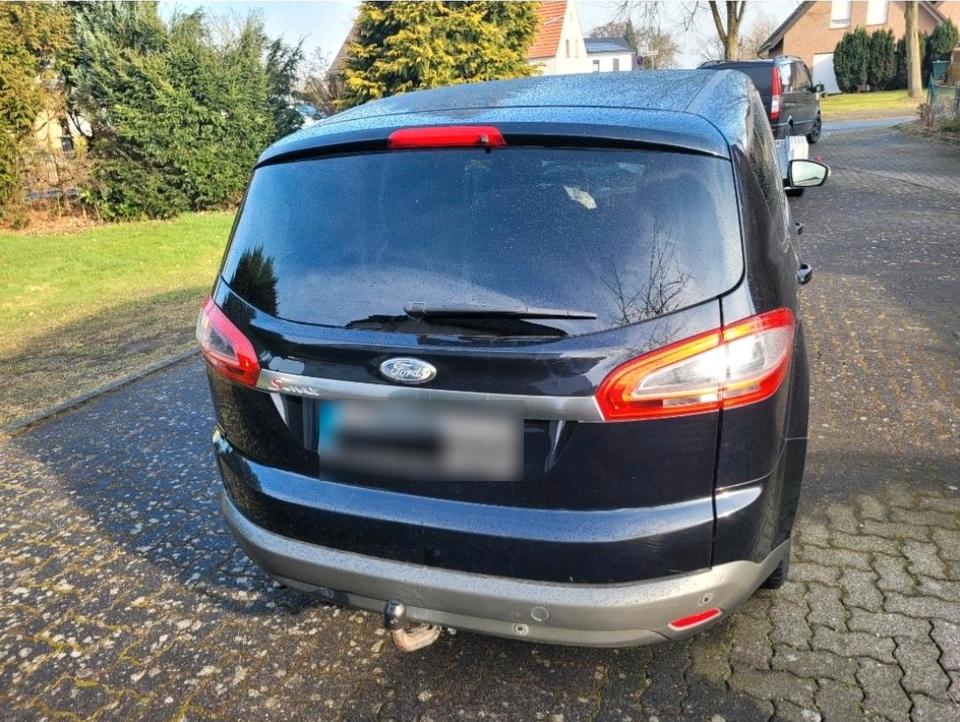 Ford S-Max 2010 — photo 12