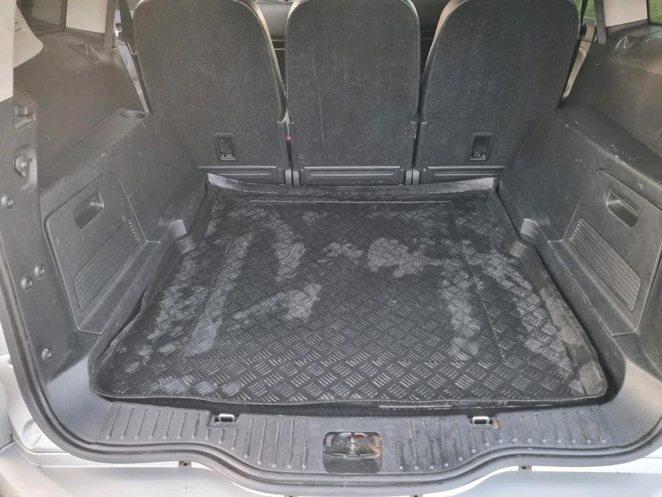 Ford S-Max 2009 — photo 11