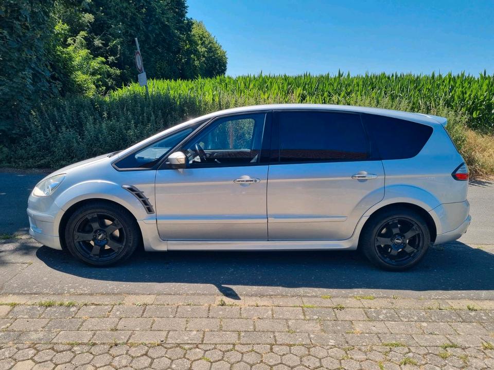 Ford S-Max 2009 — rear view