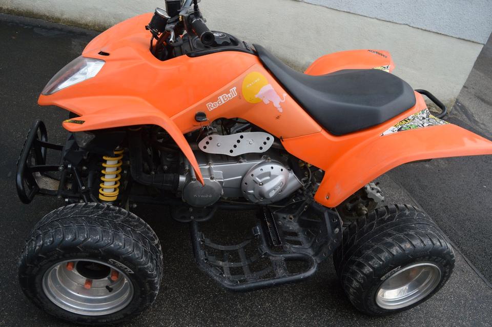 Kymco MAXXER 300 TÜV 5/27 2008 — rear view