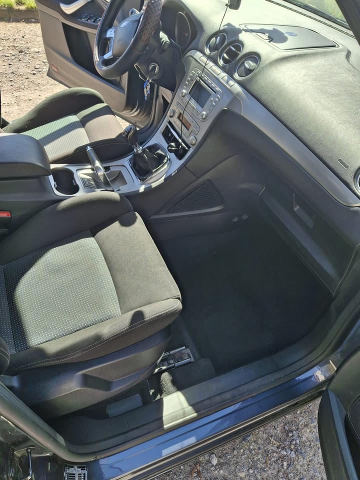 Ford S-Max 2010 — photo 6