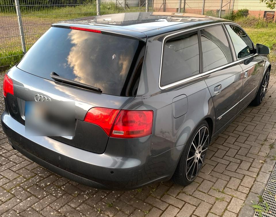 Audi A4 2005 — rear view