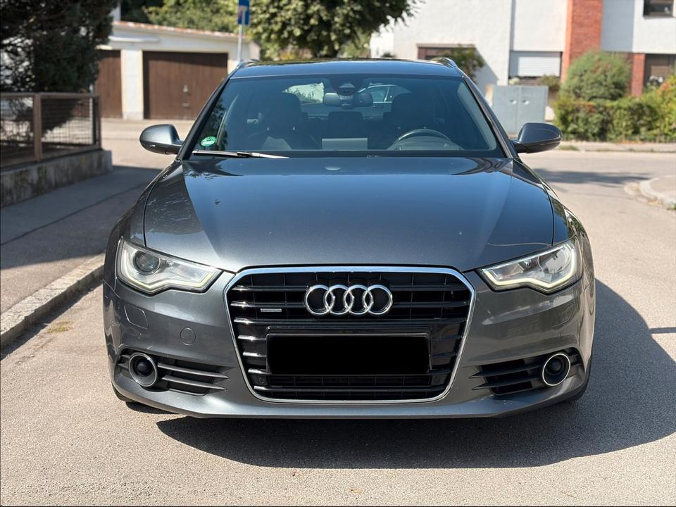 Audi A6 2011 — вигляд ззаду
