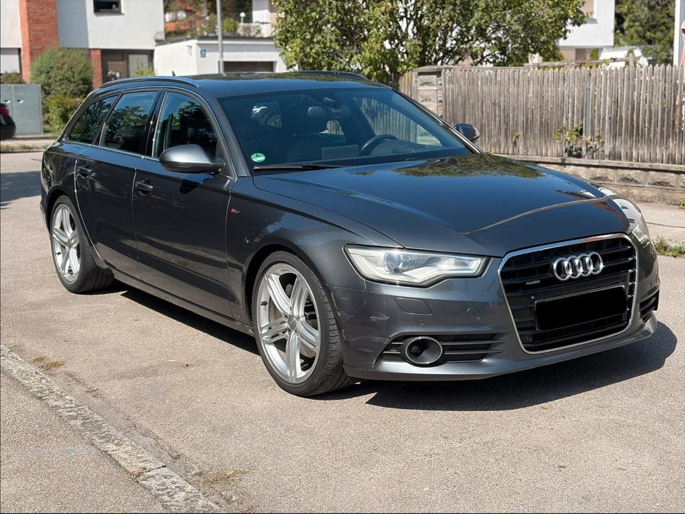 Audi A6 2011 — салон