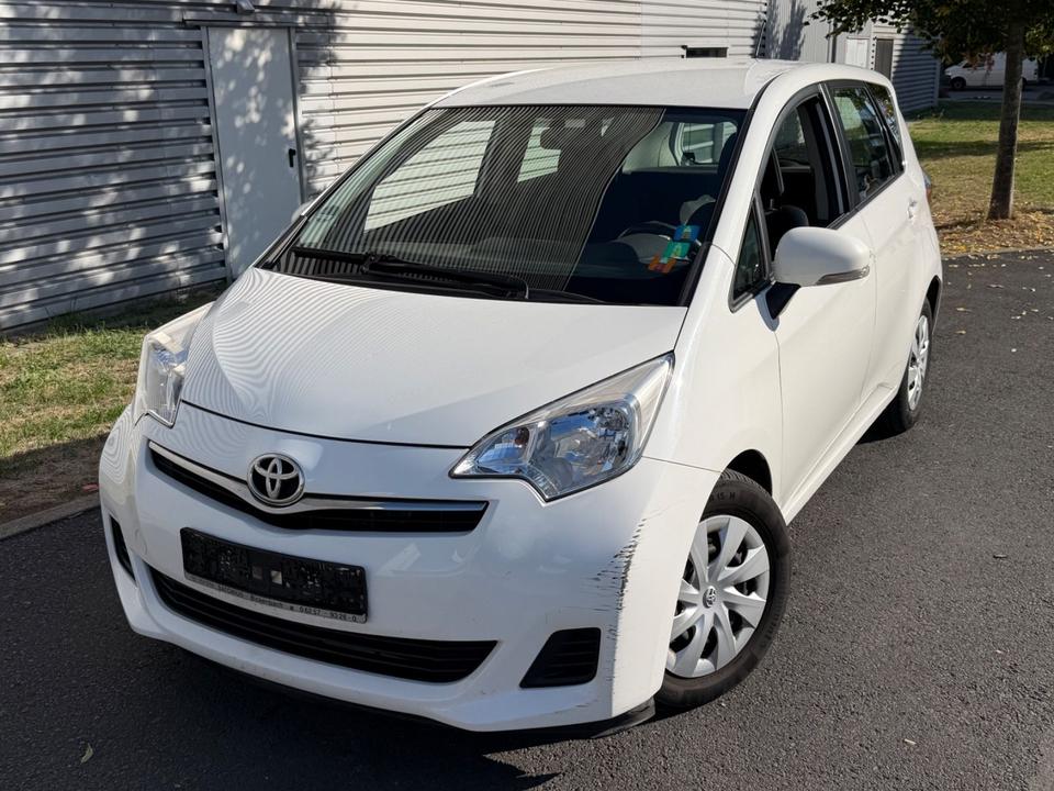 Toyota Verso, 2011