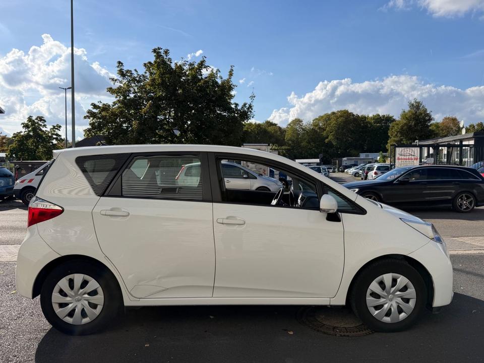 Toyota Verso 2011 — photo 6