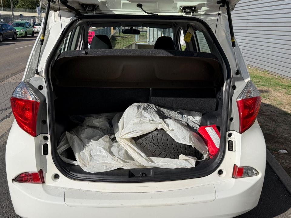 Toyota Verso 2011 — photo 8
