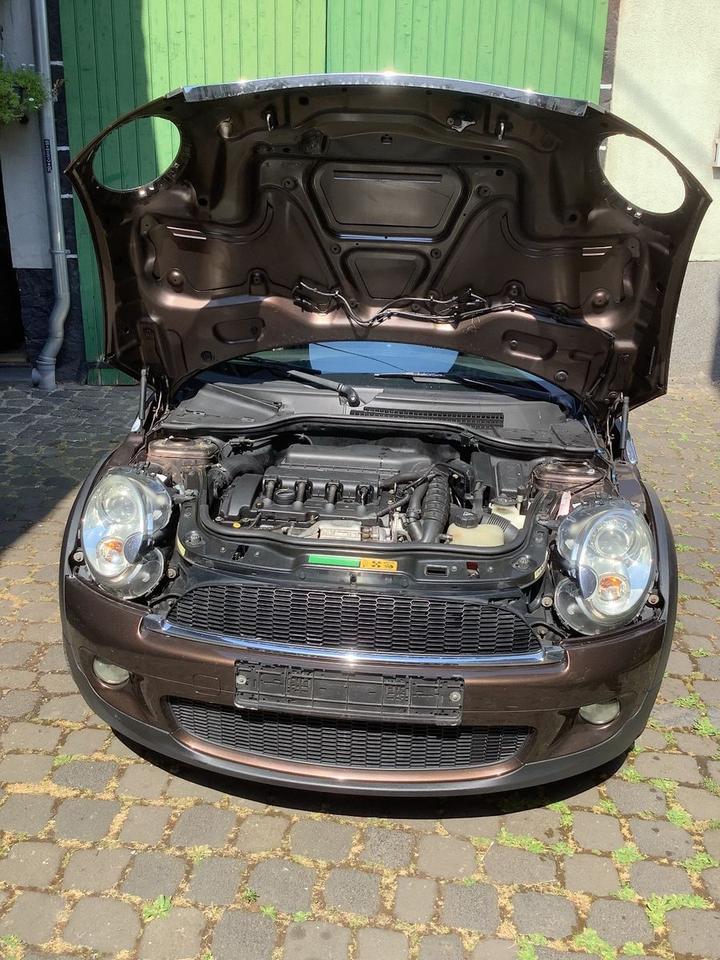 Mini Cooper S Clubman 2009 — двигун
