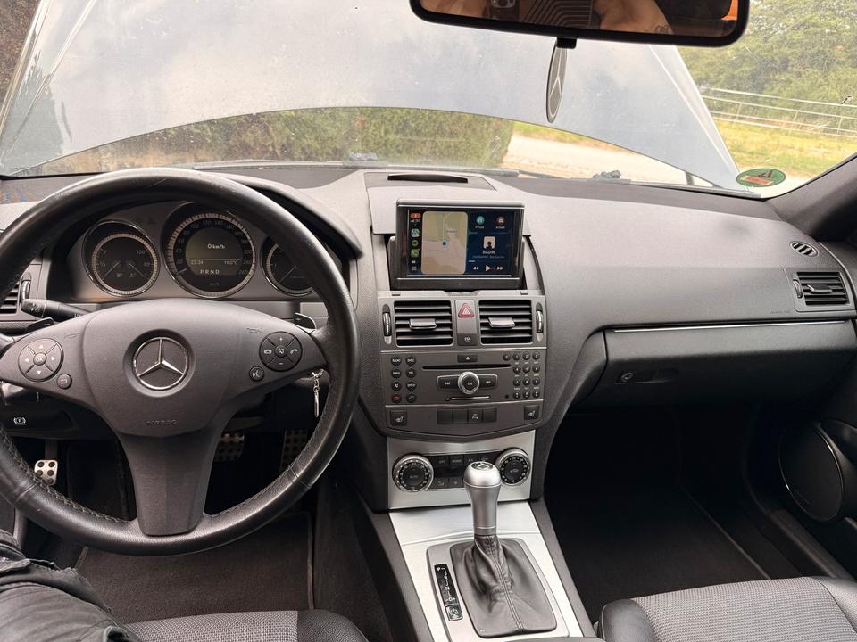 Mercedes Benz C 220 2009 — двигун