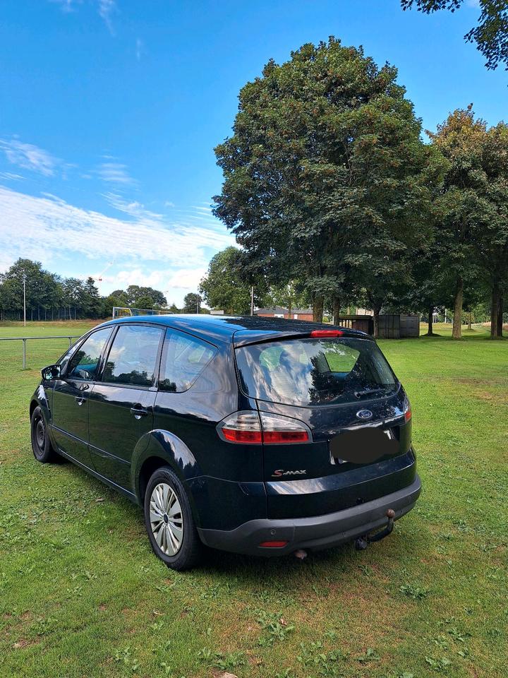 Ford S-Max 2008 — rear view