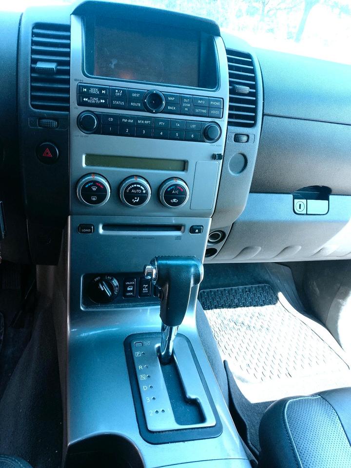 Nissan Navara 2007 — photo 16