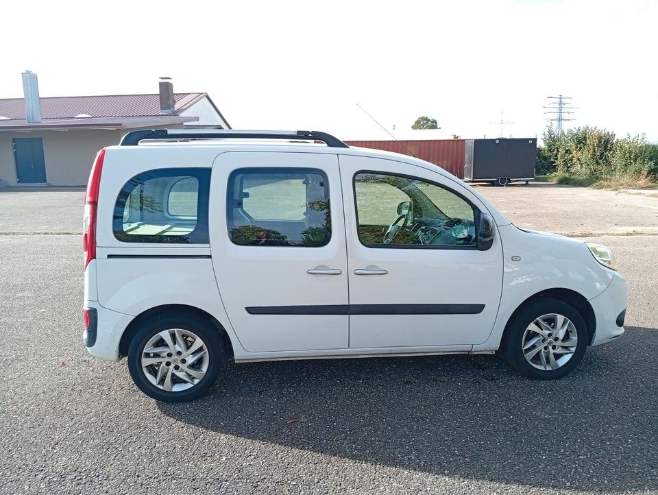 Renault Kangoo 2014 — двигун