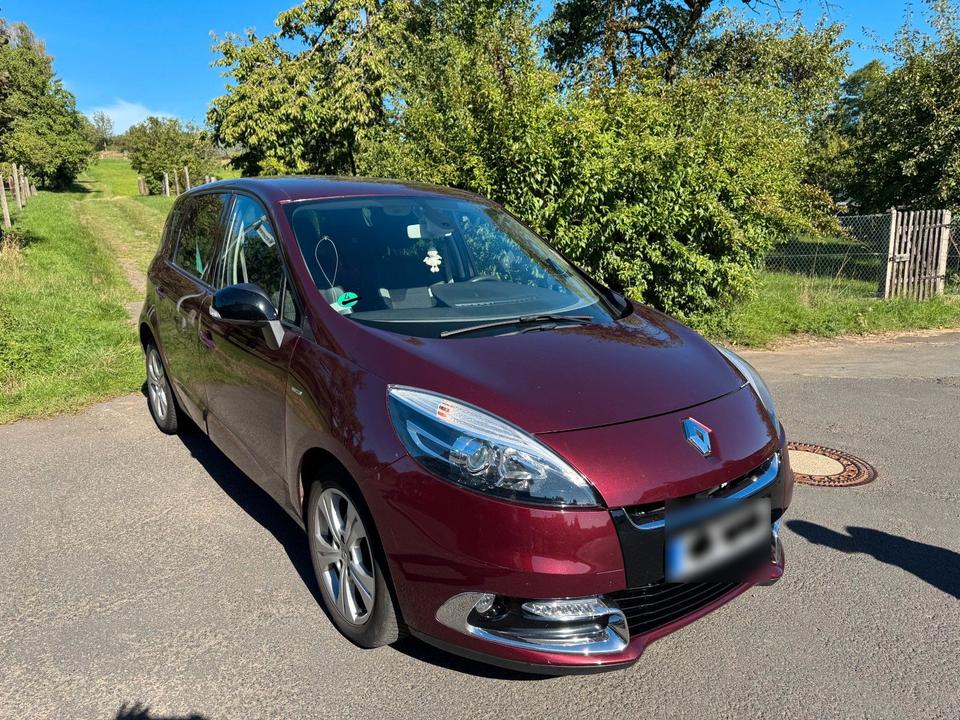Renault Scenic 2012 — салон