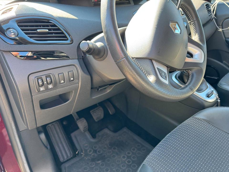 Renault Scenic 2012 — фото 7