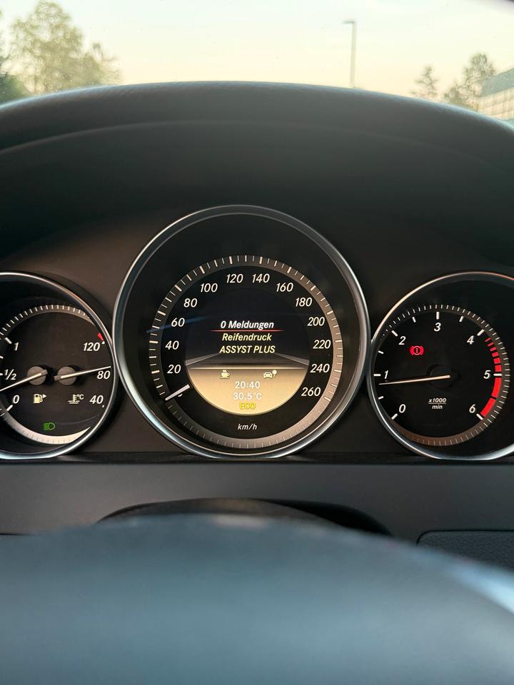 Mercedes Benz C 200 2012 — photo 10