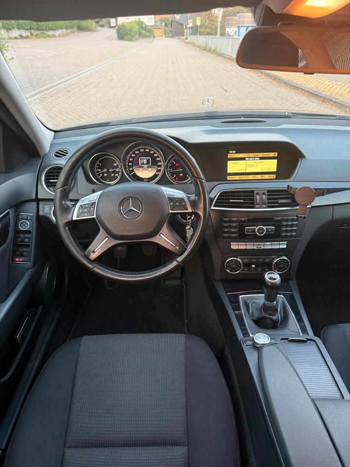 Mercedes Benz C 200 2012 — photo 7