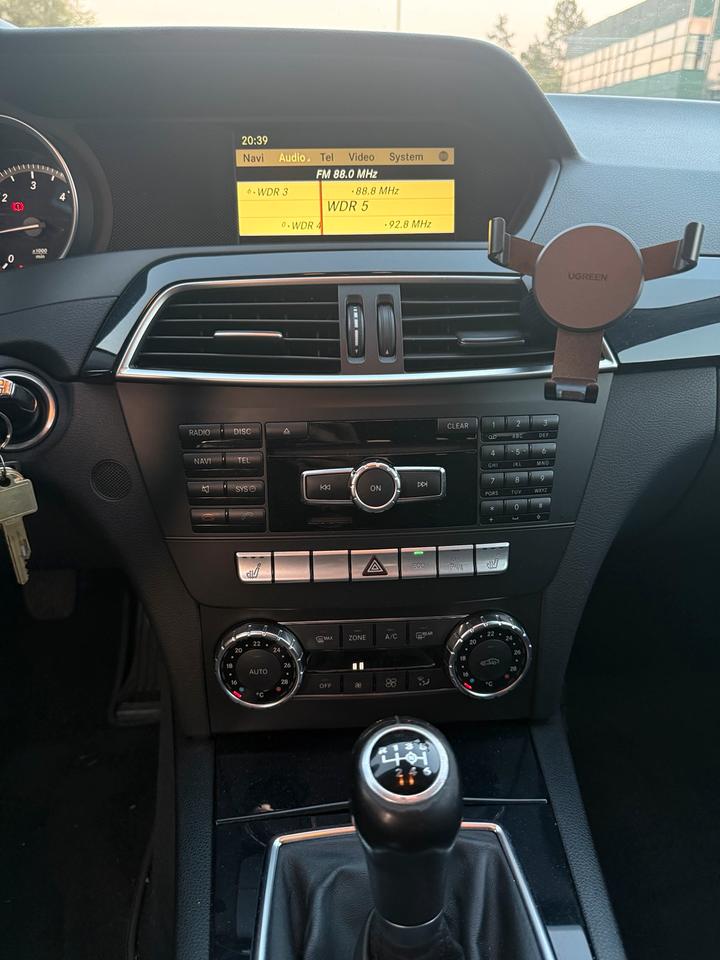 Mercedes Benz C 200 2012 — photo 8