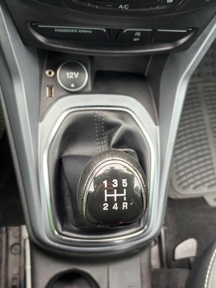 Ford B-Max 2015 — photo 19