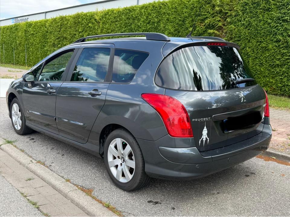 Peugeot 308 2012 — engine