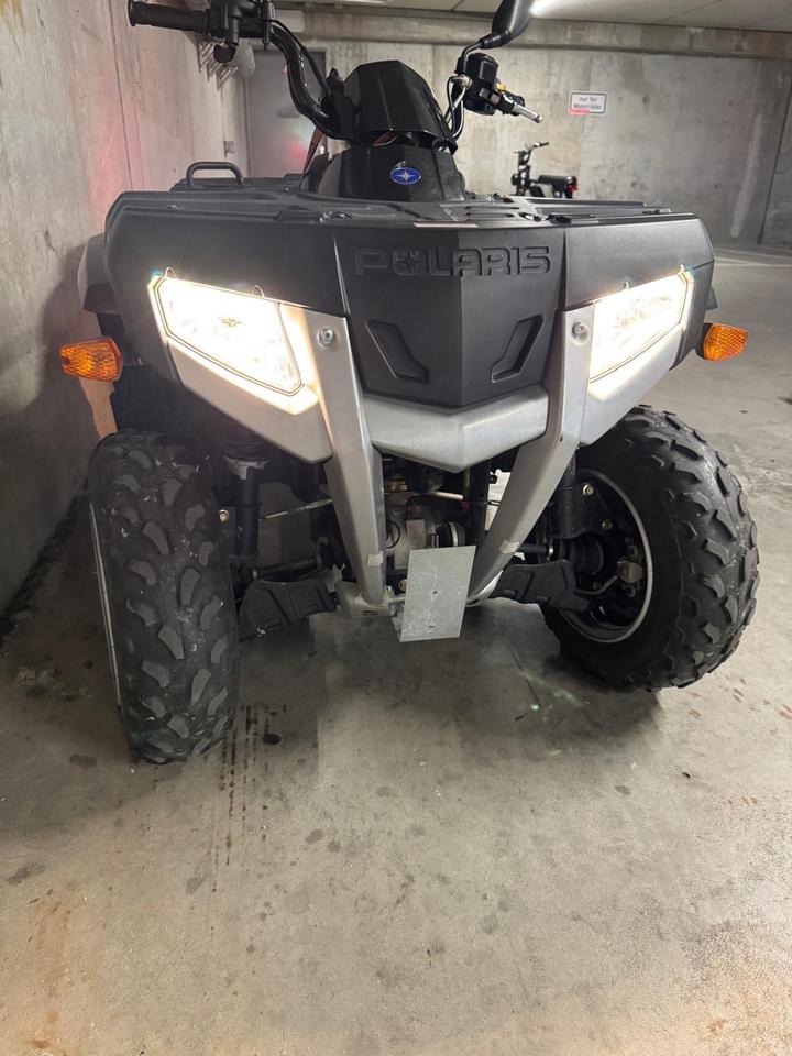 Weitere Motorräder Quad Polaris 2008 — rear view