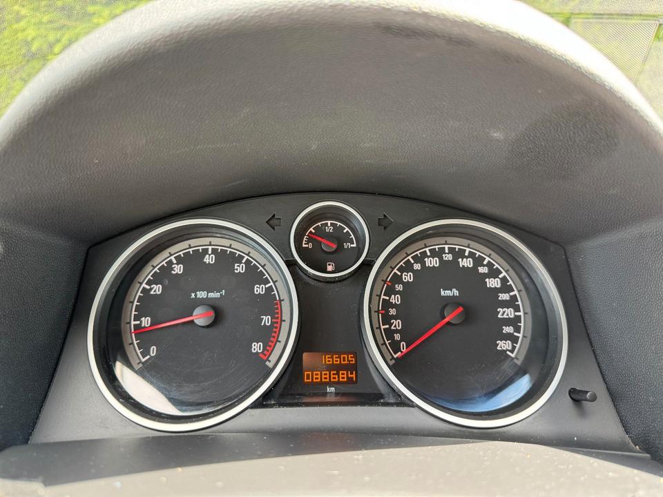 Opel Astra 2005 — photo 14