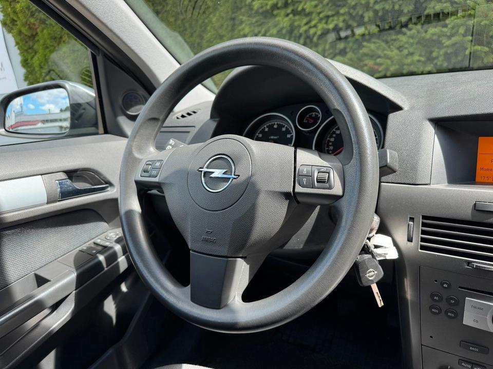 Opel Astra 2005 — photo 15