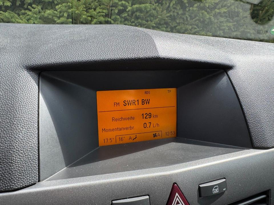 Opel Astra 2005 — photo 16