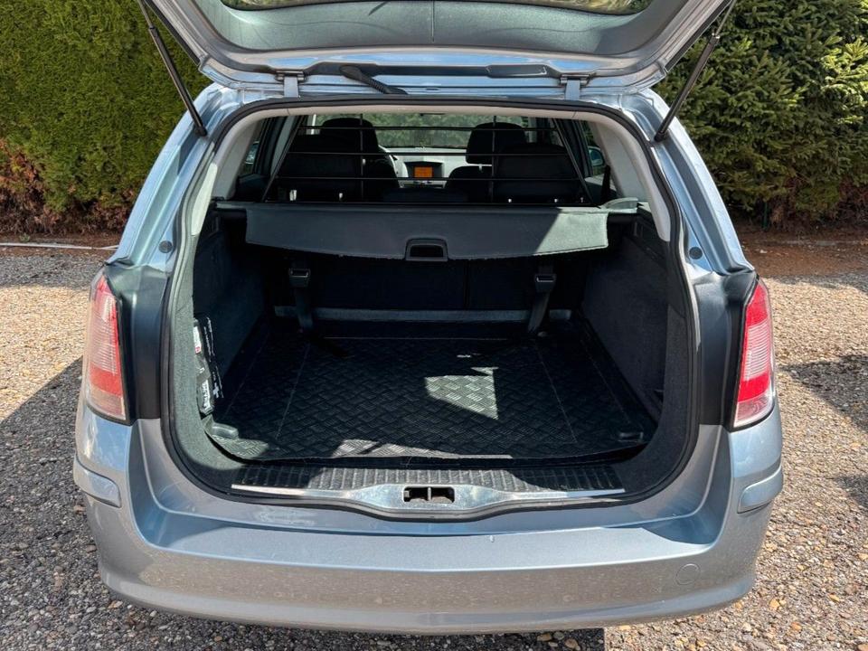 Opel Astra 2005 — photo 19