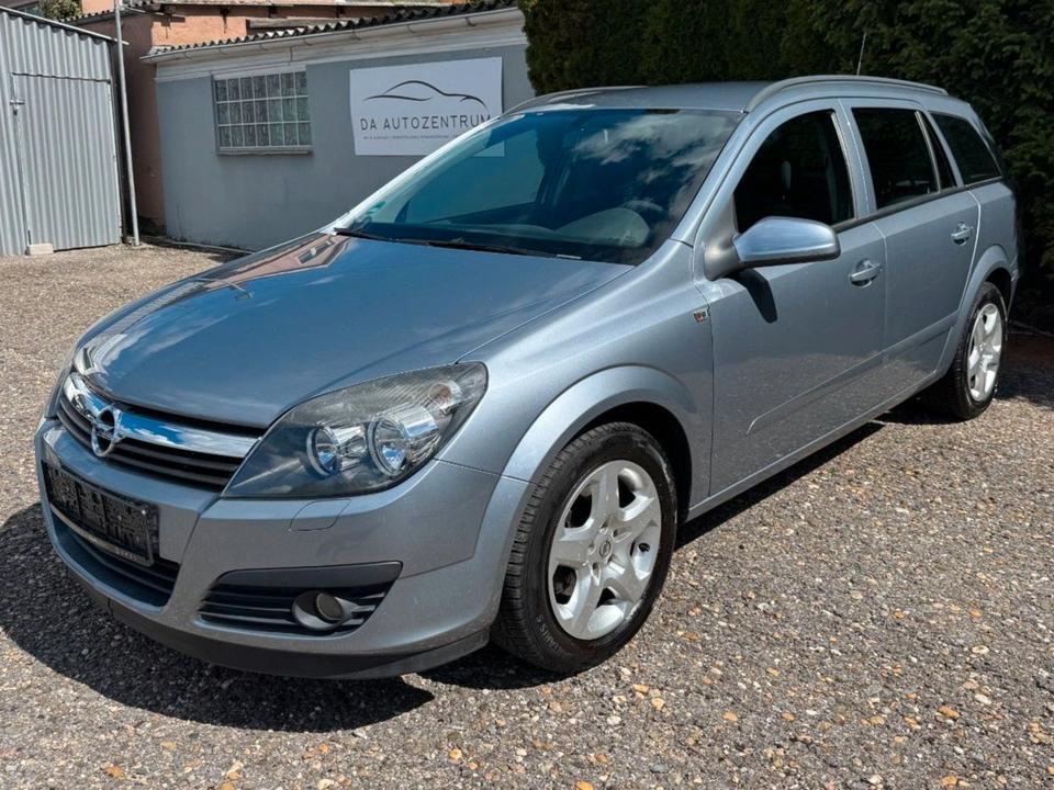 Opel Astra 2005 — interior