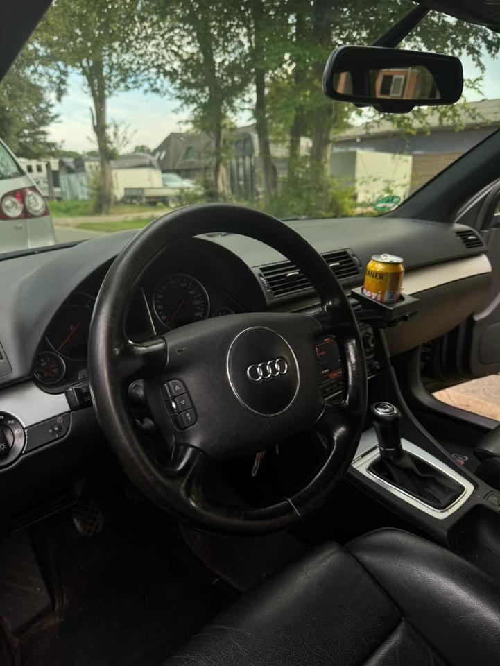 Audi A4 2004 — photo 7