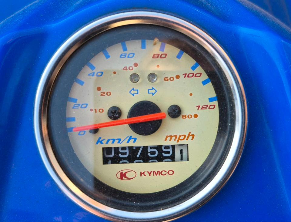 Kymco Maxxer 250 TÜV bis 09/2028 2008 — салон