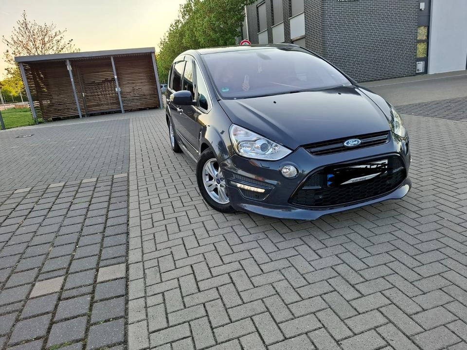 Ford S-Max 2011 — interior
