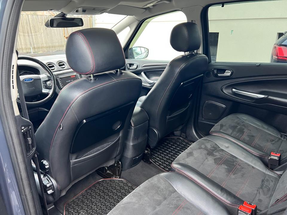 Ford S-Max 2011 — photo 8