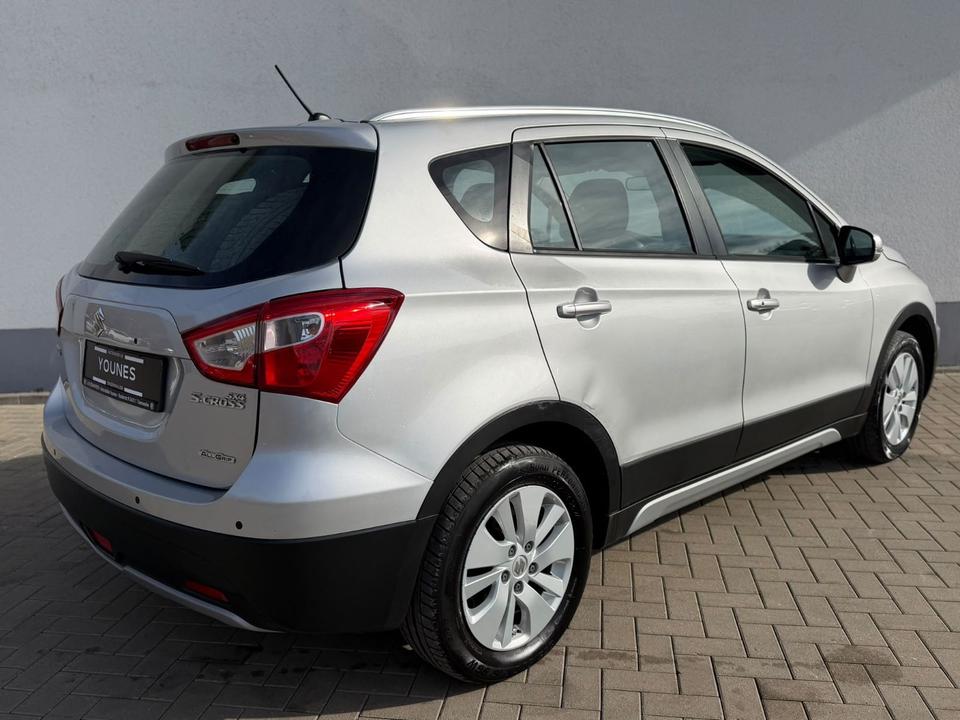 Suzuki SX4 2015 — interior