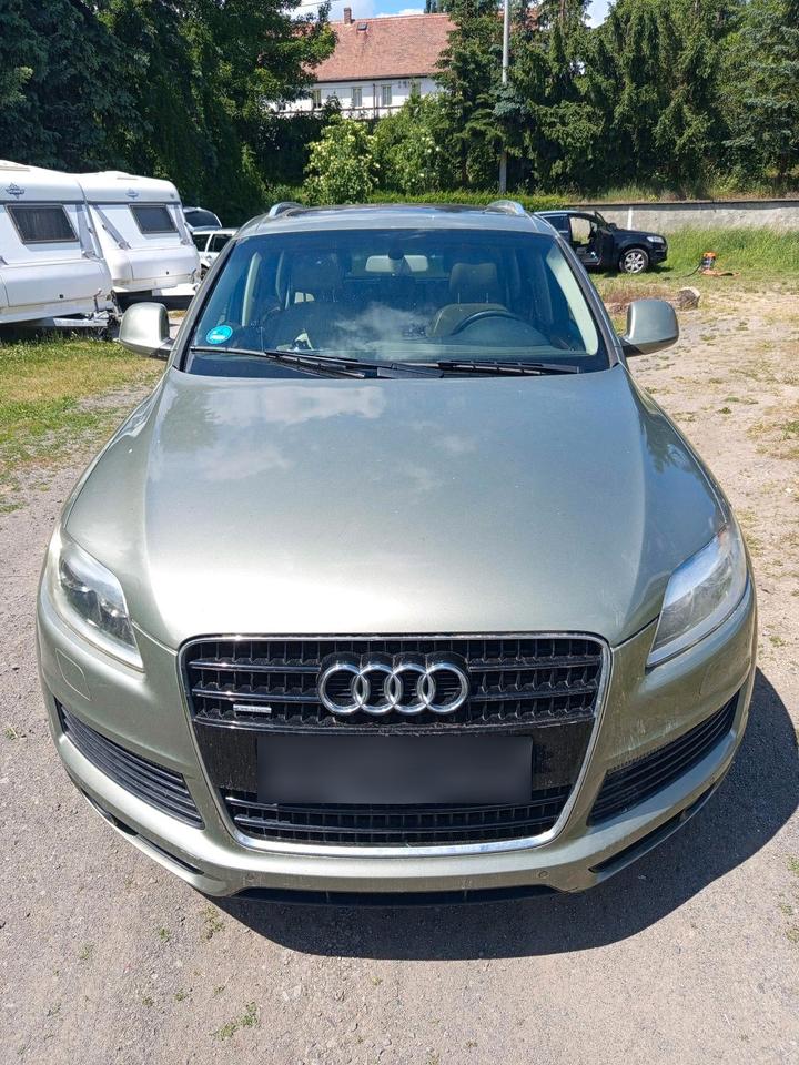 Audi Q7 2008 — interior