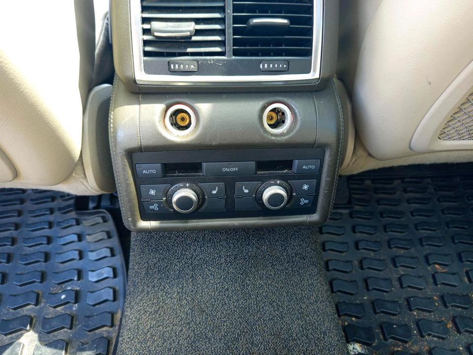 Audi Q7 2008 — photo 8