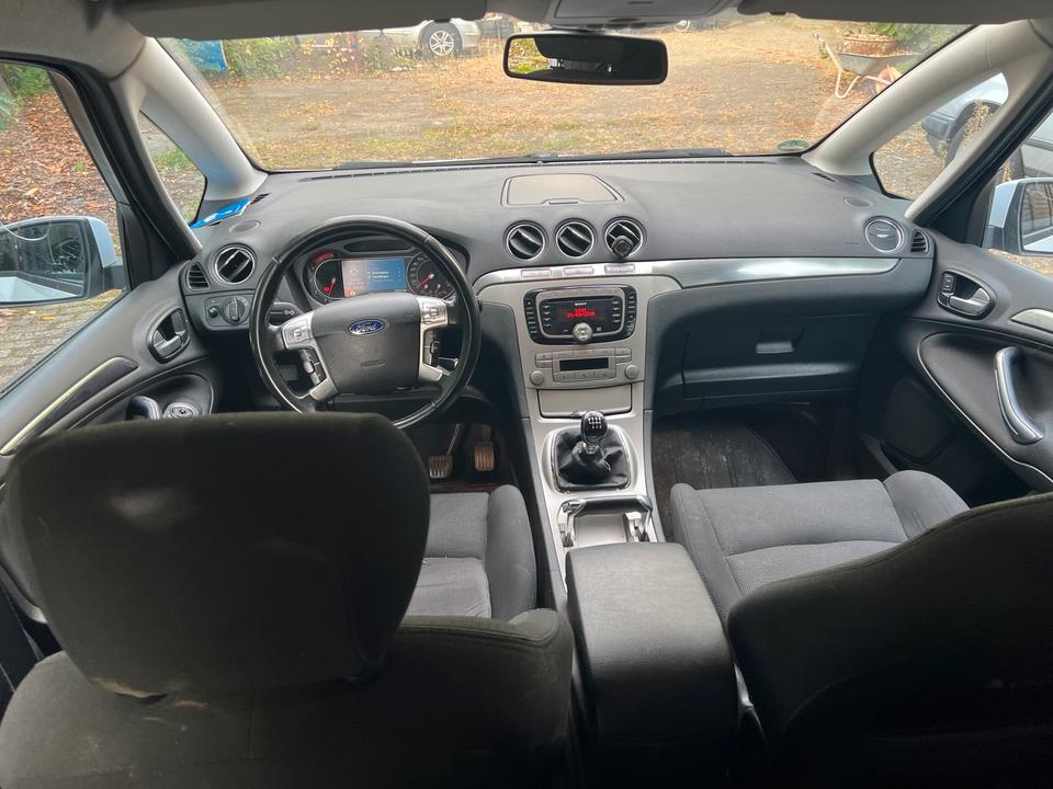 Ford S-Max 2010 — photo 8
