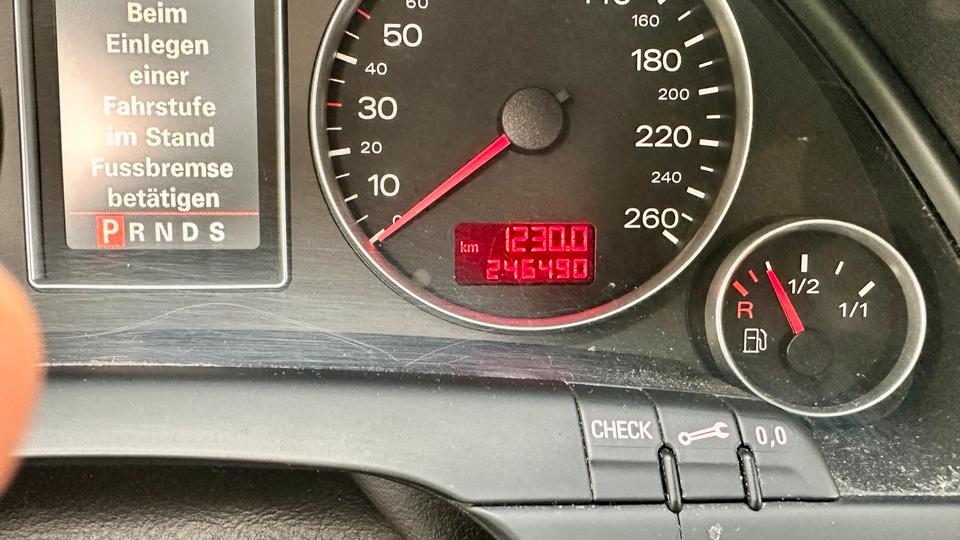 Audi A4 2005 — photo 7
