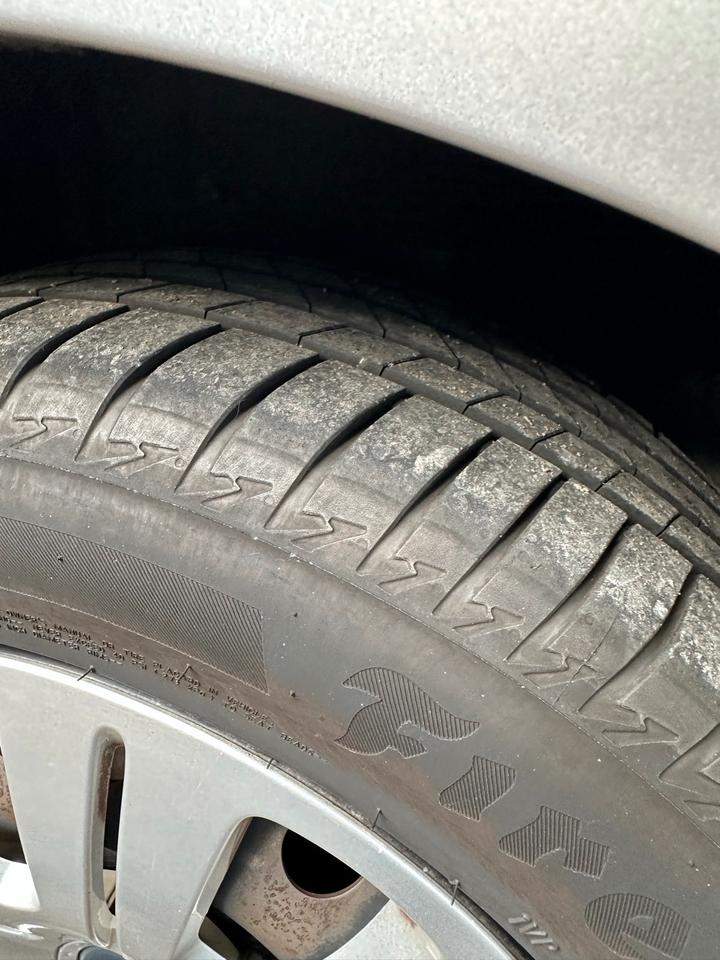 Ford S-Max 2010 — photo 12