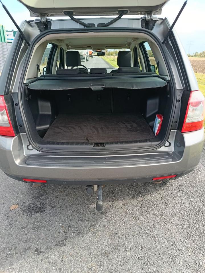 Land Rover Freelander 2008 — photo 10