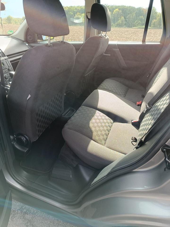 Land Rover Freelander 2008 — engine