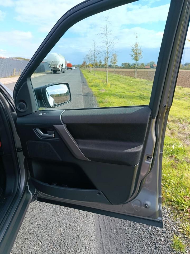 Land Rover Freelander 2008 — photo 6
