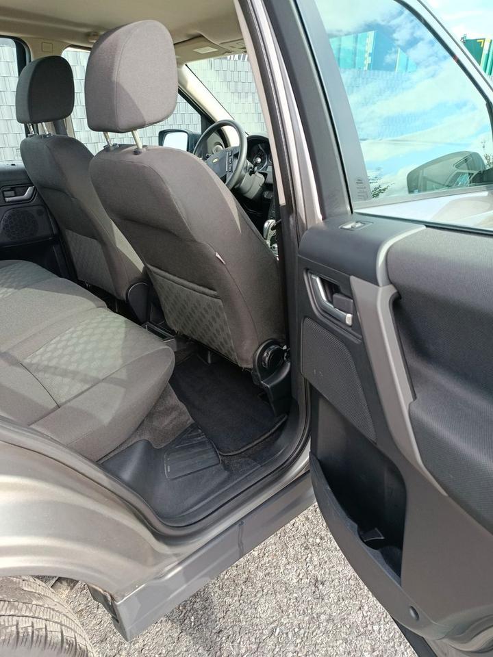 Land Rover Freelander 2008 — photo 9