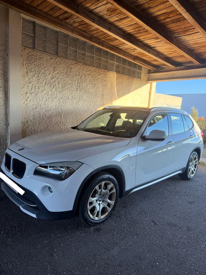 BMW X1 2010 — rear view